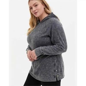 Torrid Black Mineral Wash Lightweight Side Snap Tunic Hoodie. Size 2. Nwot. Plus